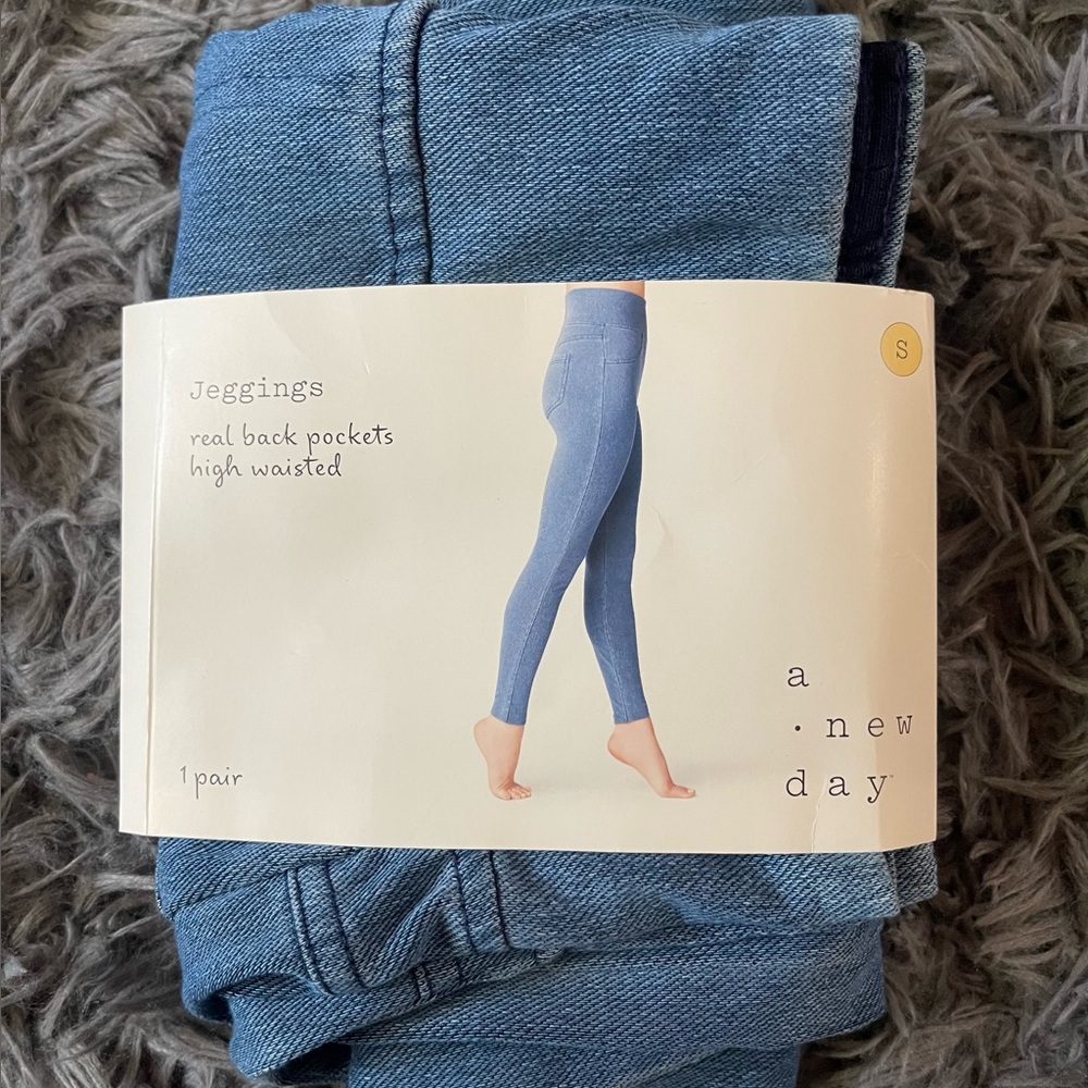 A New Day Women's Blue Jeggings NWT  Size Small